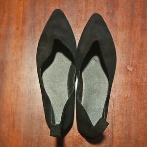 Black Pointed Toe Flats